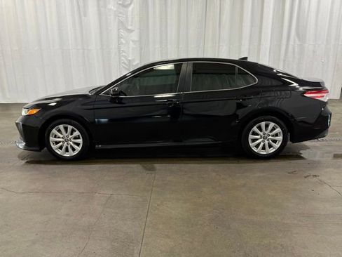 Certified 2020 Toyota Camry LE image 6