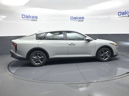 New 2026 Kia K4 FWD image 9