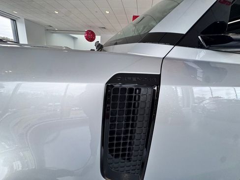 Used 2023 Land Rover Defender 110 S image 11