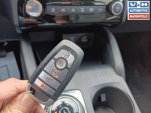 Used 2023 Ford Escape Platinum w/ Premium Technology Package AWD/4WD image 7