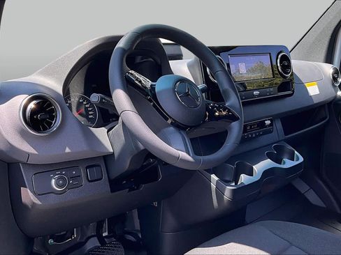 New 2026 Mercedes-Benz Sprinter 2500 image 9