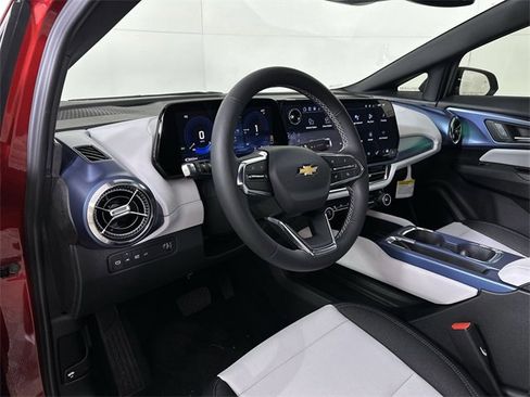 New 2026 Chevrolet Equinox EV LT image 10