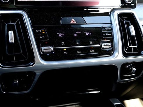 Used 2022 Kia Sorento SX image 19