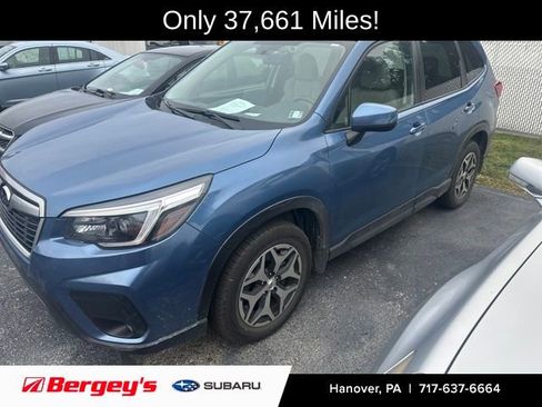 Used 2021 Subaru Forester Premium image 1