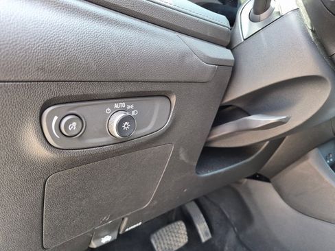 Used 2025 Buick Encore GX Preferred AWD/4WD image 16