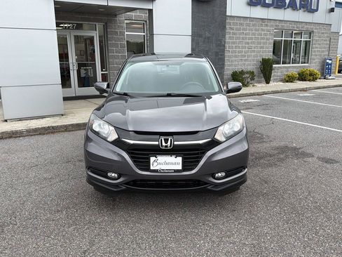 Used 2017 Honda HR-V EX image 3