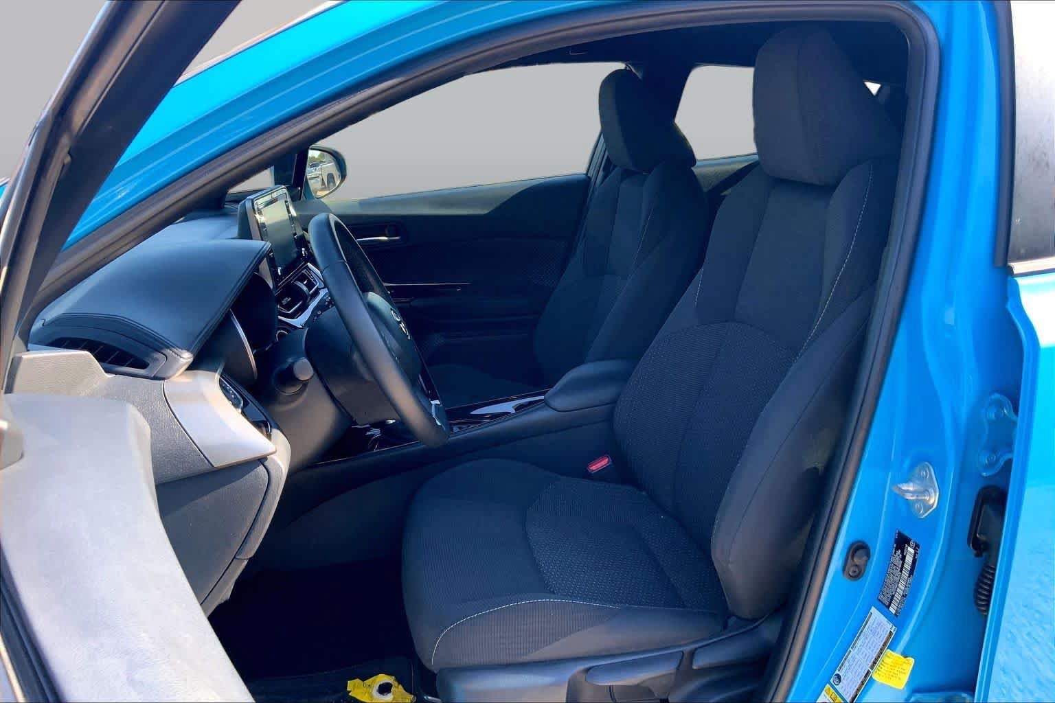 Used 2019 Toyota C-HR XLE FWD image 8