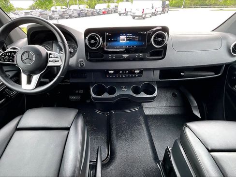 Used 2024 Mercedes-Benz Sprinter 2500 image 14