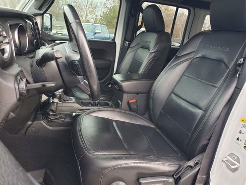 Used 2020 Jeep Wrangler Unlimited Sahara image 6
