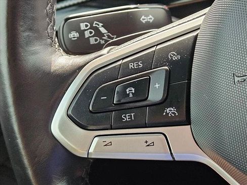 Used 2024 Volkswagen Atlas Cross Sport SEL Premium R-Line AWD/4WD image 25