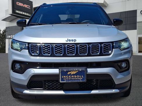 Used 2025 Jeep Compass Limited AWD/4WD image 21