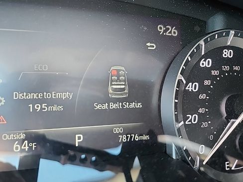 Used 2022 Toyota Highlander XLE AWD/4WD image 16