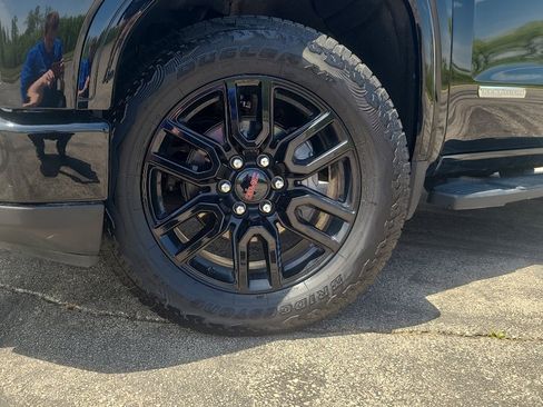 Used 2024 GMC Sierra 1500 Elevation w/ Elevation Premium Package AWD/4WD image 10