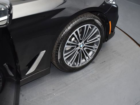 Used 2019 BMW 530i xDrive w/ Convenience Package image 20