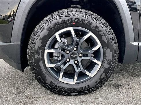 New 2026 Chevrolet Equinox ACTIV w/ Convenience Package III AWD/4WD image 7