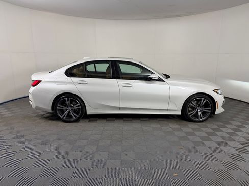 Used 2023 BMW 330i Sedan w/ Premium Package image 8