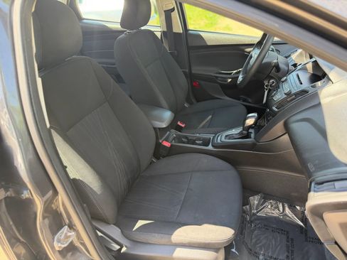 Used 2016 Ford Focus SE w/ Reverse Sensing Package image 21
