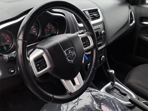 Used 2012 Dodge Avenger SXT image 14