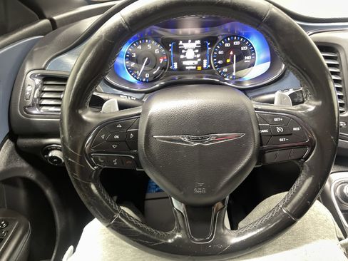 Used 2015 Chrysler 200 S image 29