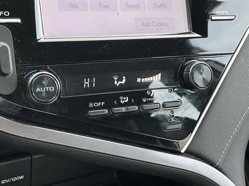 Used 2018 Toyota Camry L image 20