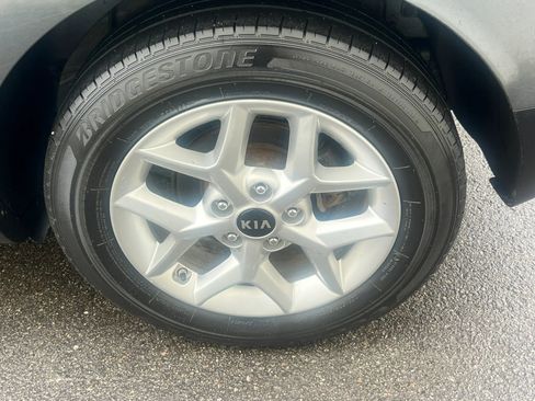 Used 2021 Kia Soul S FWD image 11