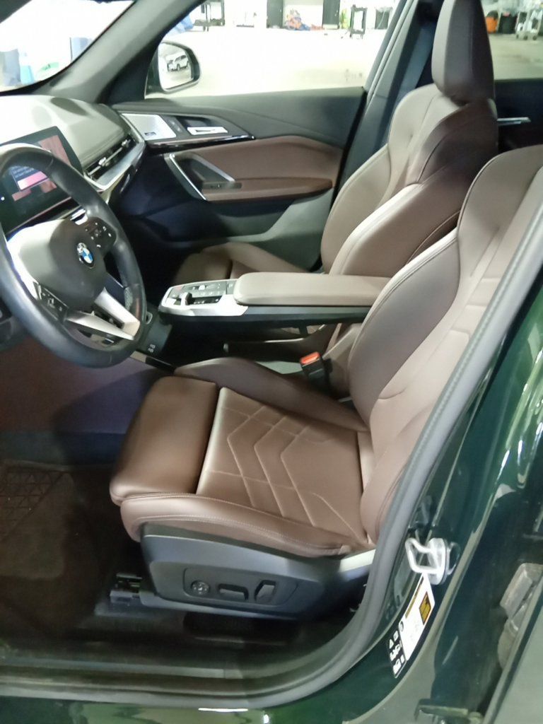 Used 2025 BMW X1 xDrive28i AWD/4WD image 9