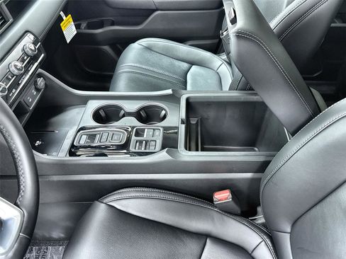 New 2026 Honda Pilot Touring image 19
