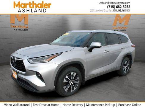 Used 2021 Toyota Highlander XLE image 1
