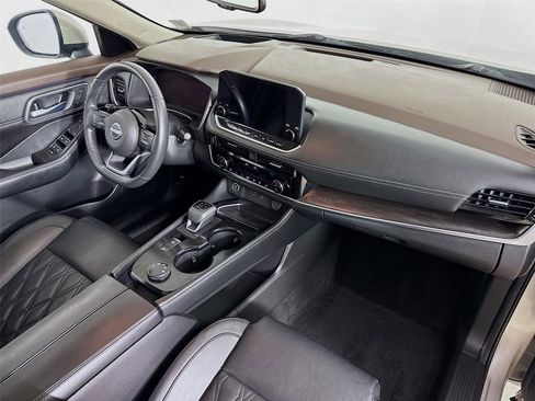 Used 2023 Nissan Rogue Platinum w/ Platinum Premium Package image 31