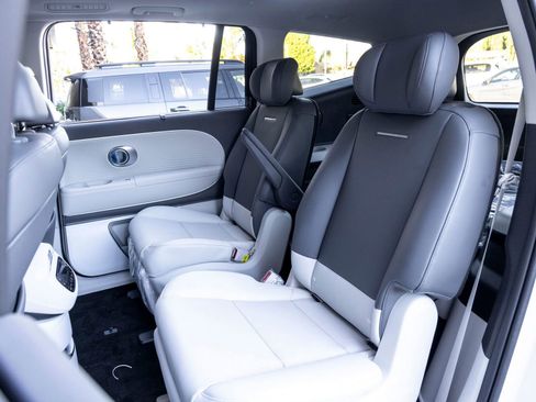 New 2026 Hyundai Ioniq 9 Limited image 21