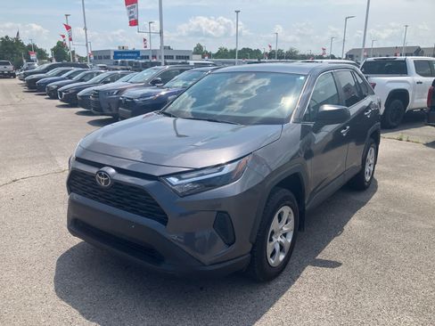 Certified 2023 Toyota RAV4 LE AWD/4WD image 5