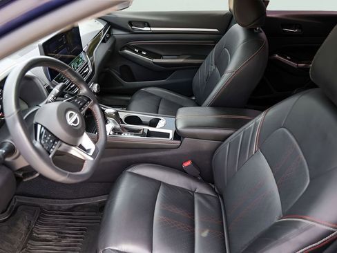 Used 2023 Nissan Altima 2.5 SR w/ SR Premium Package FWD image 12