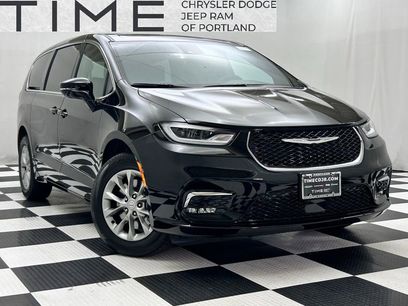 New 2026 Chrysler Pacifica Select