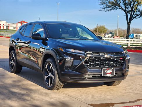 New 2026 Chevrolet Trax RS image 2