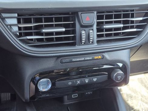 Used 2025 Ford Escape SE w/ Class II Trailer Tow Package FWD image 15