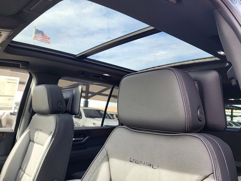 New 2026 GMC Yukon Denali w/ Denali Reserve Package image 16