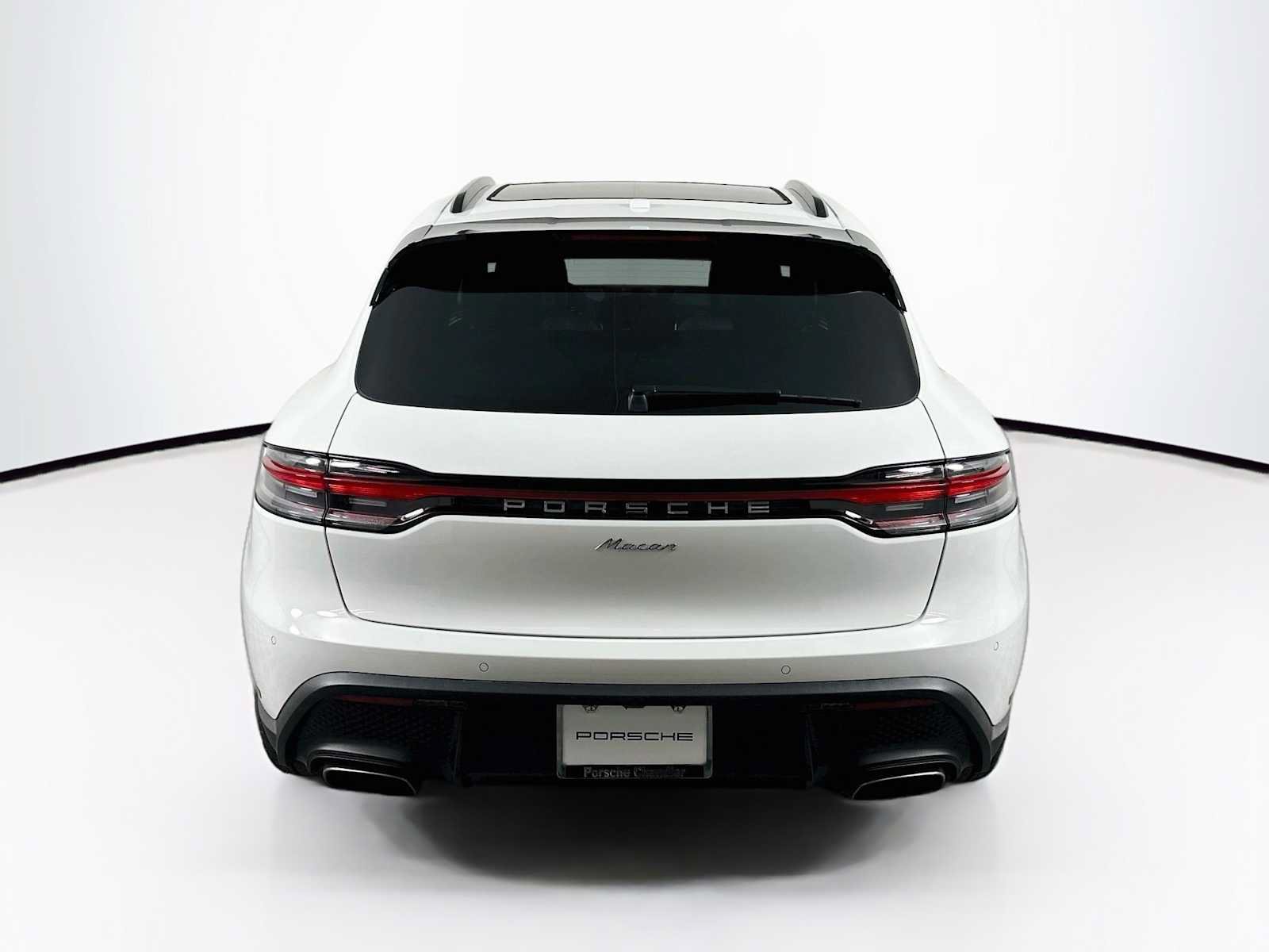Used 2026 Porsche Macan AWD/4WD image 10