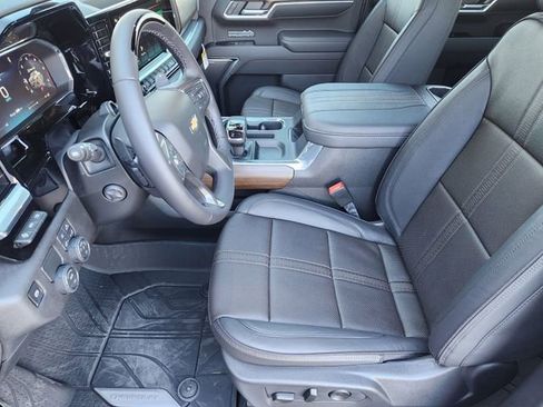 New 2026 Chevrolet Silverado 1500 High Country w/ High Country Premium Package RWD image 13
