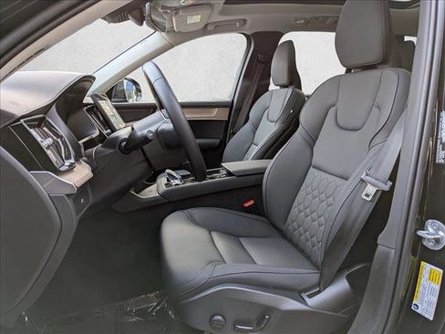 Certified 2025 Volvo XC90 B6 Plus w/ Protection Package Premier image 14