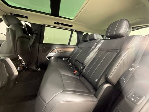 New 2026 Land Rover Range Rover Long Wheelbase SE image 5