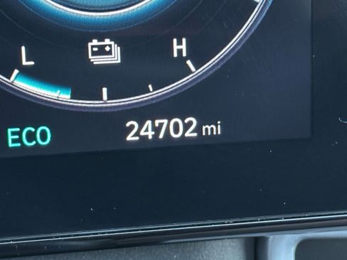 Used 2025 Hyundai Elantra Limited image 40