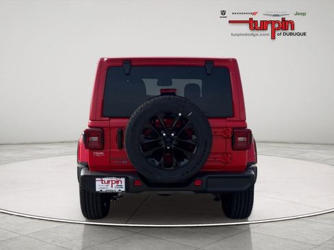Used 2025 Jeep Wrangler Sahara 4xe AWD/4WD image 4