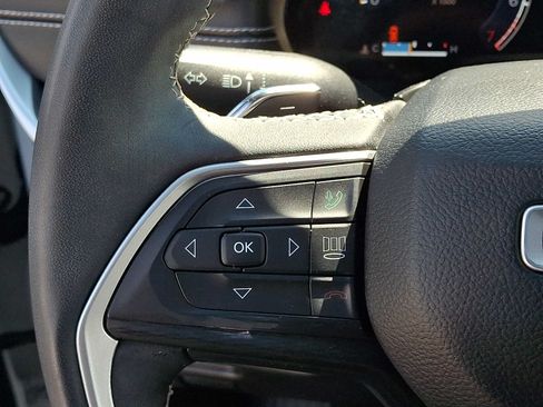 Used 2023 Jeep Grand Cherokee L Laredo AWD/4WD image 24