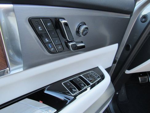 New 2026 Cadillac Vistiq Sport image 6