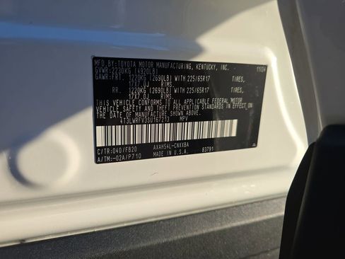 Certified 2025 Toyota RAV4 LE image 36