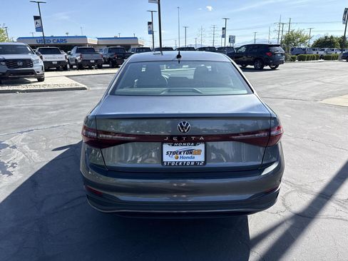 Used 2025 Volkswagen Jetta Sport FWD image 7