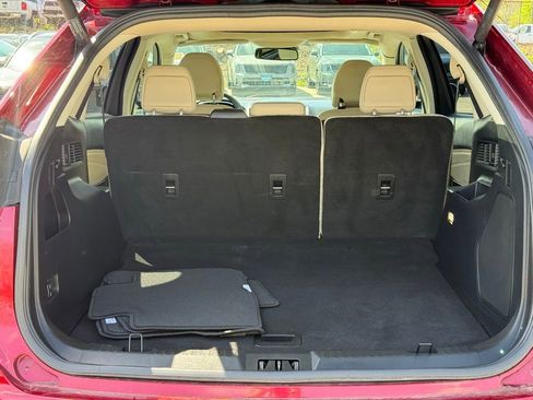 Used 2019 Ford Edge Titanium w/ Equipment Group 301A FWD image 16