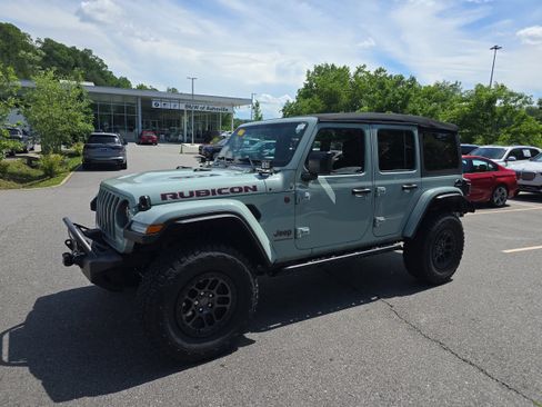 Used 2023 Jeep Wrangler Unlimited Rubicon w/ Xtreme 35 Tire Package AWD/4WD image 7