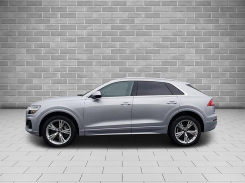 Used 2022 Audi Q8 Premium image 8