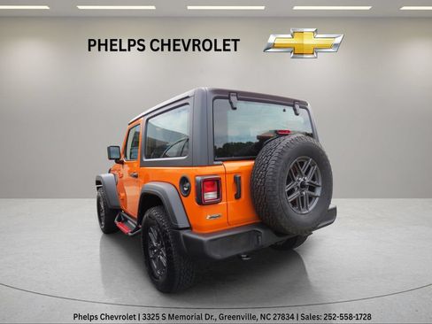 Used 2025 Jeep Wrangler Sport AWD/4WD image 6